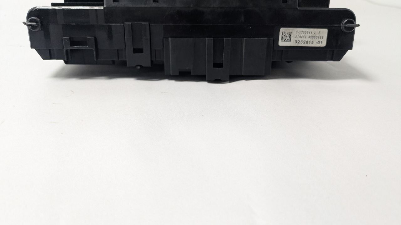 2012 BMW 528i Fuse Box, Engine - 455601 — photo 3