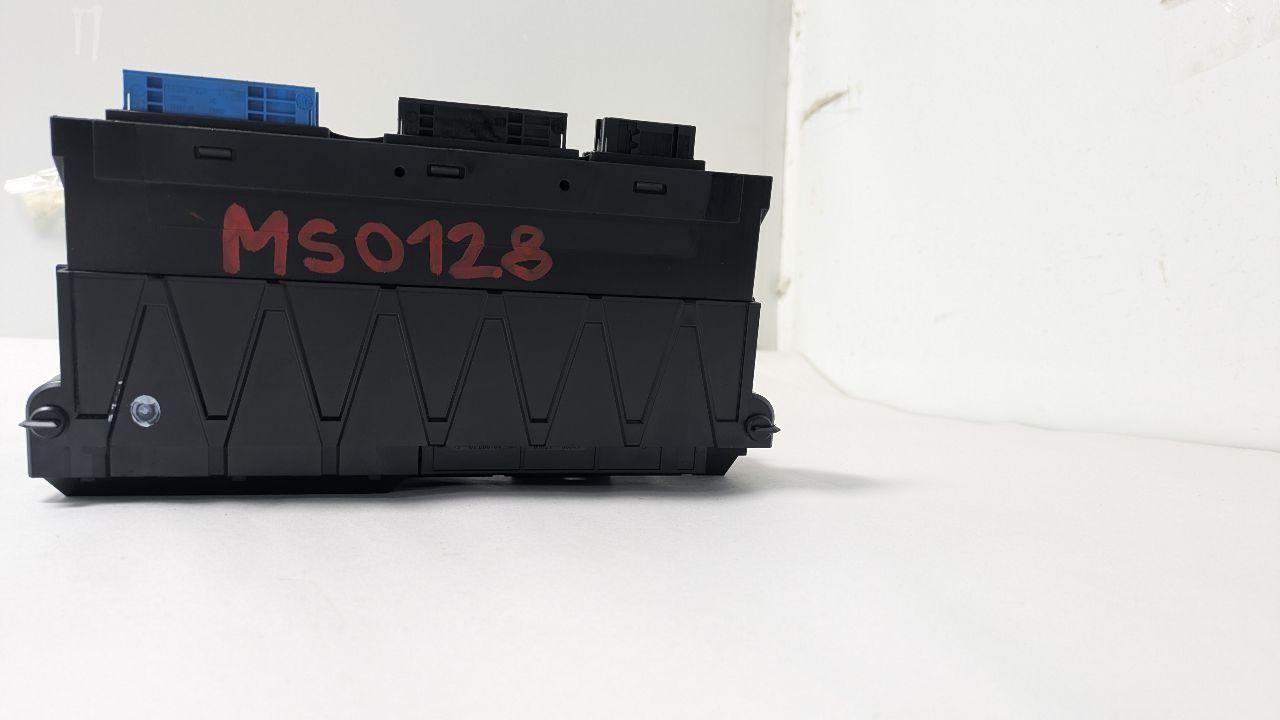 2012 BMW 528i Fuse Box, Engine - 455601 — photo 5