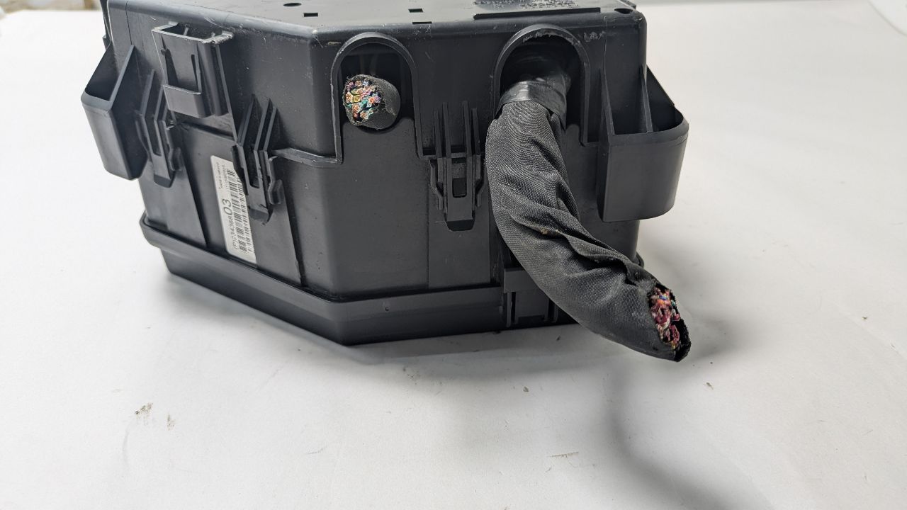 2017 GMC ACADIA Fuse Box, Engine - 455612 — photo 3