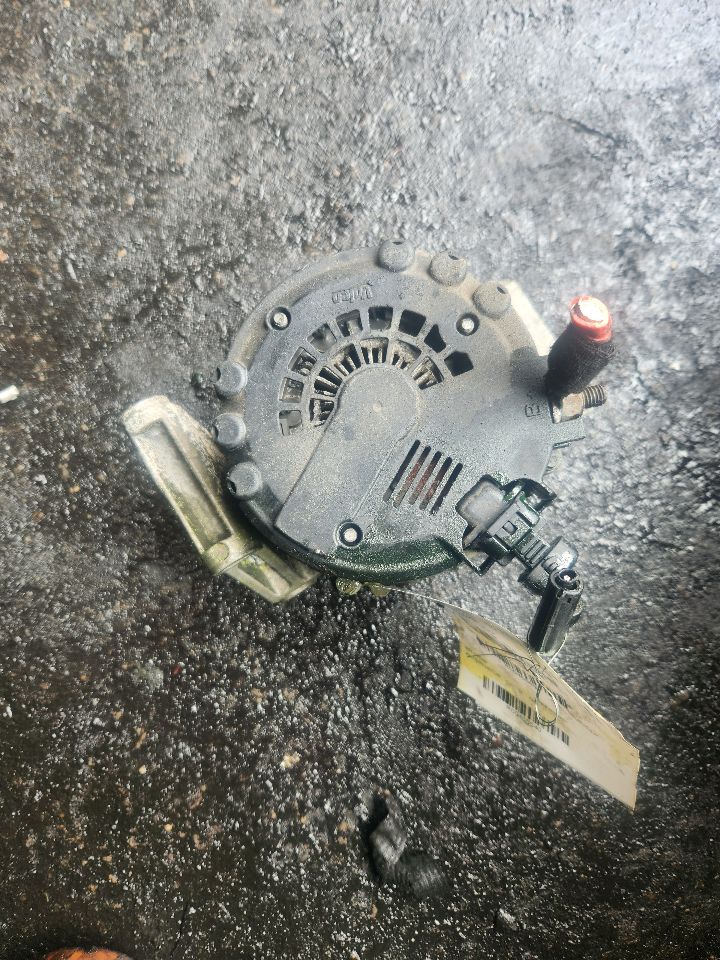 2013 BUICK VERANO ALTERNATOR - 455640 — photo 1