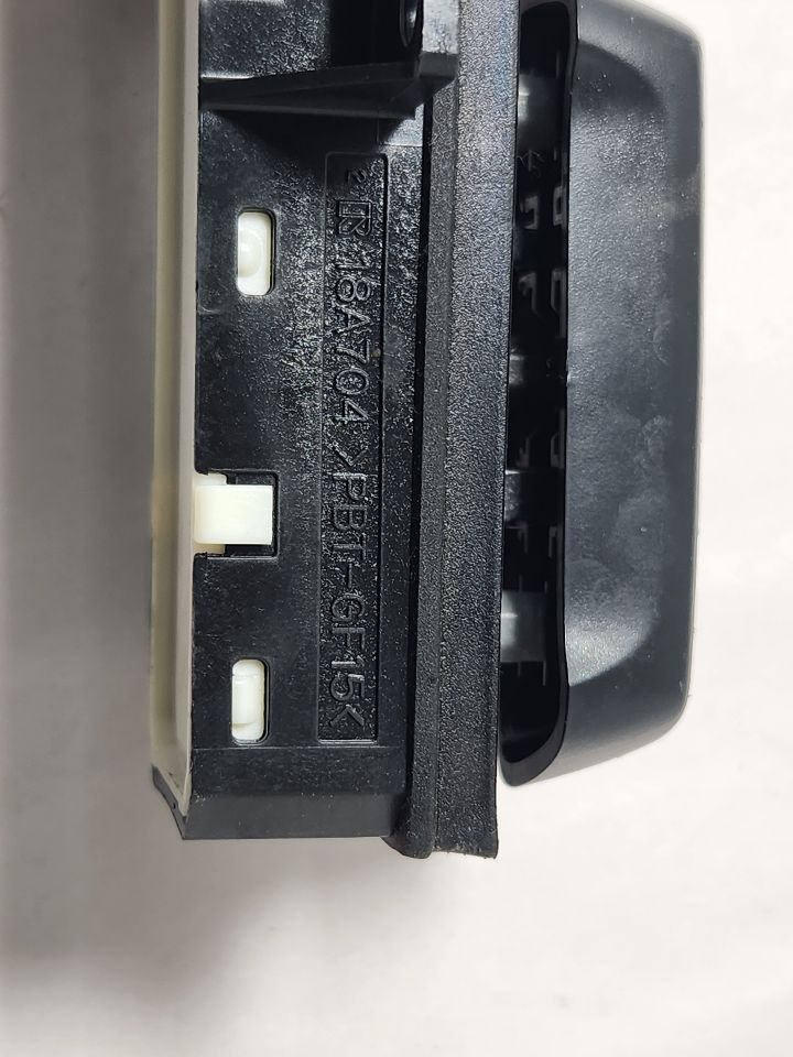2014 LEXUS CT200H Dsh/Int/Seat Switch - 455786 — photo 3