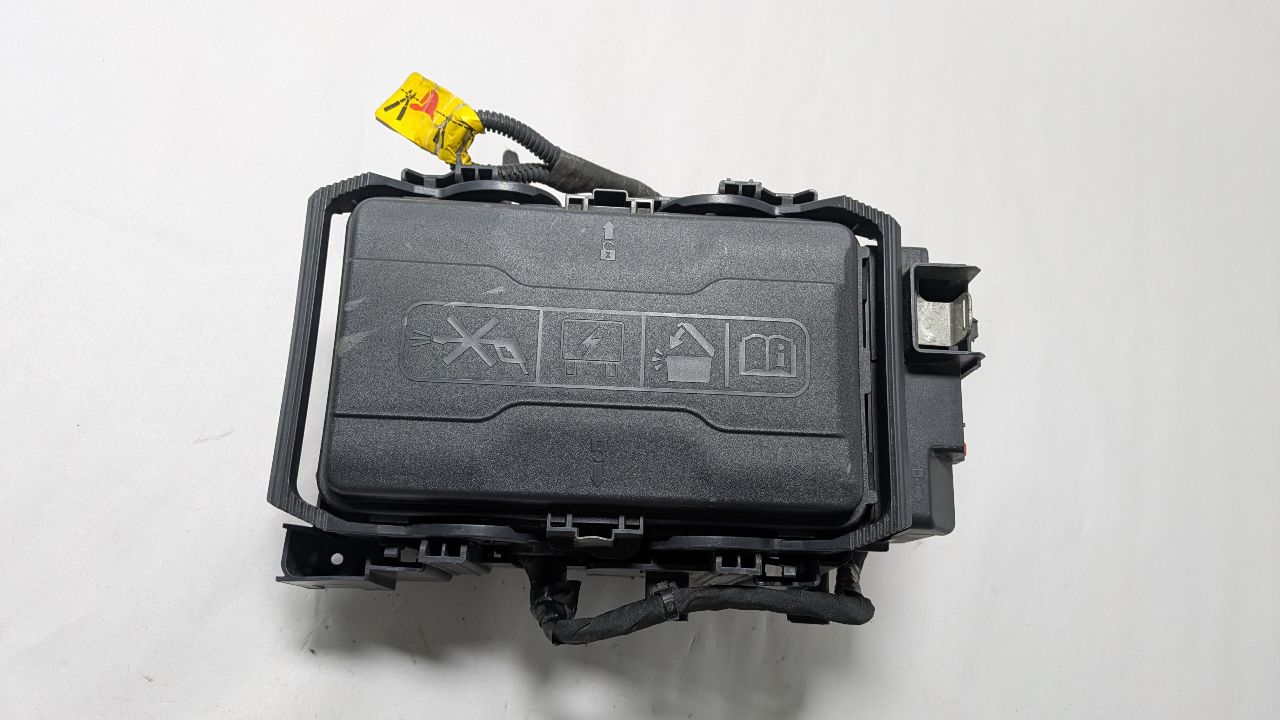 2016 CHEVROLET MALIBU Fuse Box, Engine - 456318 — photo 2