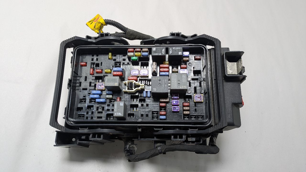 2016 CHEVROLET MALIBU Fuse Box, Engine - 456318 — photo 8