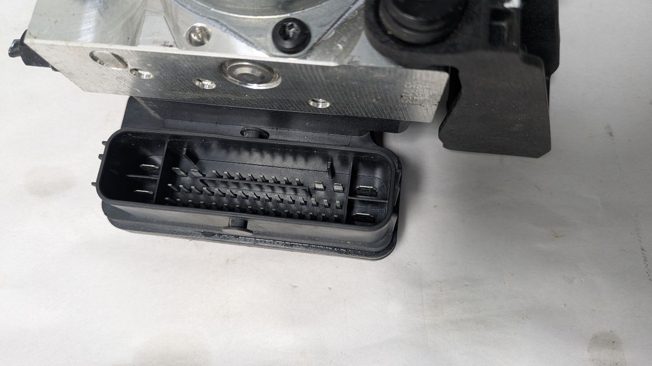 2025 KIA TELLURIDE 3.8L 6cyl Gasoline Anti-lock Brake Pts - 456394 — photo 2