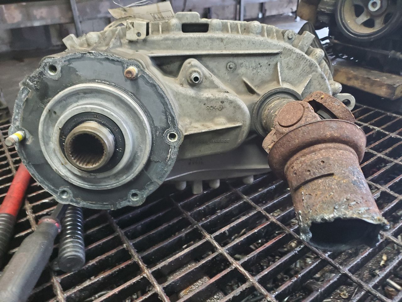 2010 GMC YUKON TRANSFER CASE ASSY - 456437 — photo 2