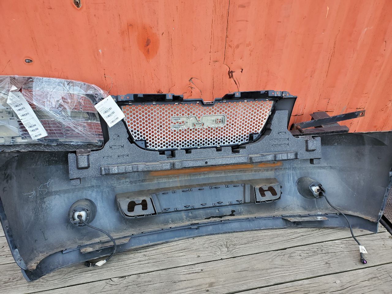 2010 GMC YUKON BUMPER ASSY, FRONT - 456636