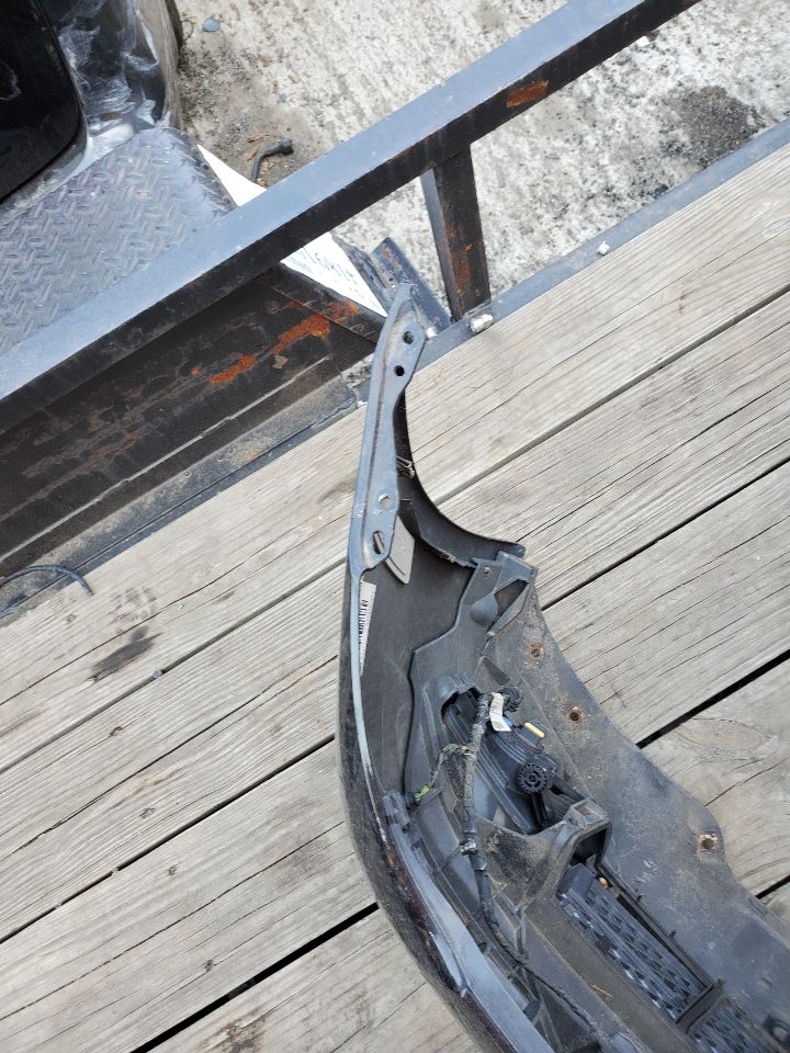 2012 BMW 528i BUMPER ASSY, FRONT - 456789 — photo 2