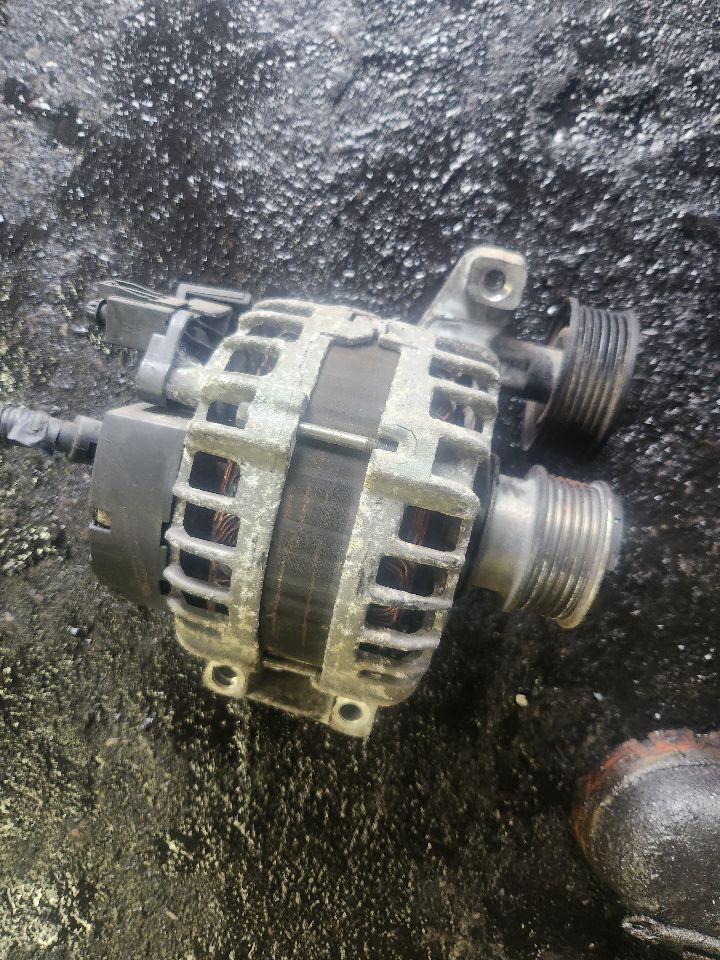 2015 LAND ROVER DISCOVERY SPORT 4cyl Gasoline Turbo 2.0 ALTERNATOR - 456950 — photo 2