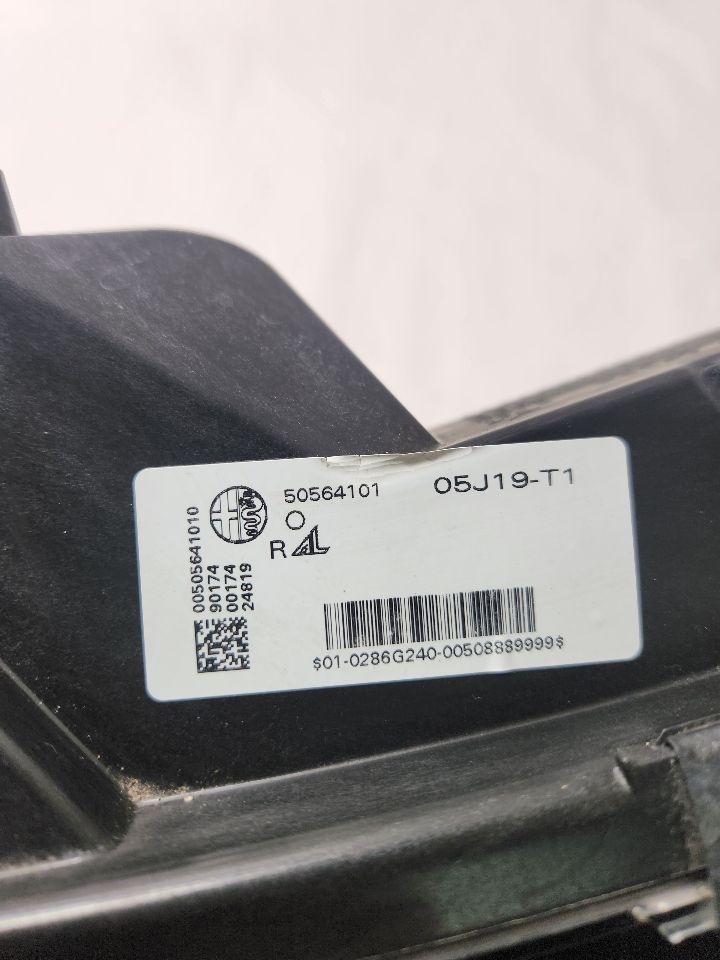 2019 ALFA-ROMEO GIULIA 2.0L 4cyl Turbo Gasoline Right HEADLAMP ASSEMBLY - 456991 — photo 3