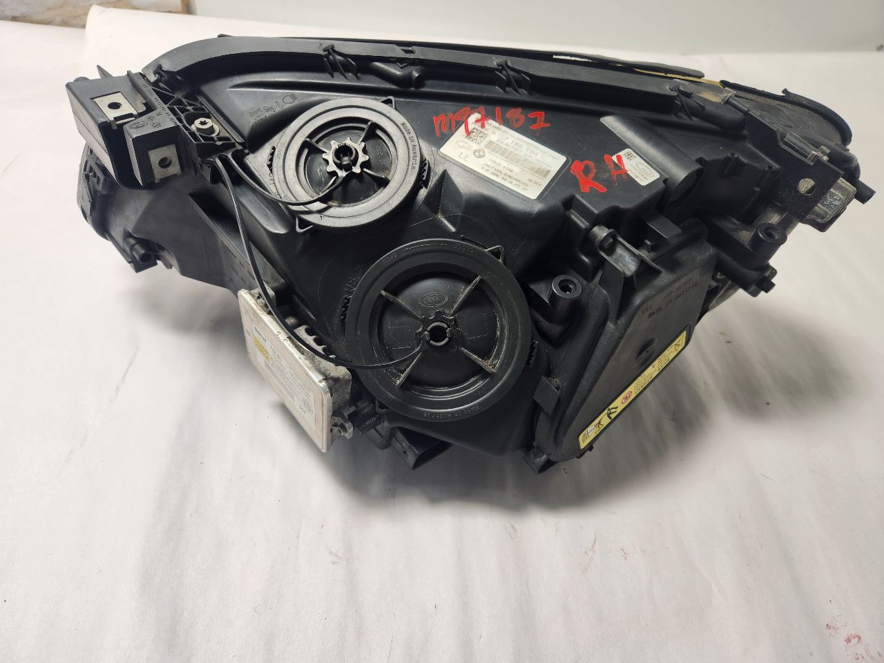 2012 BMW 750i Right HEADLAMP ASSEMBLY - 457672 — photo 2