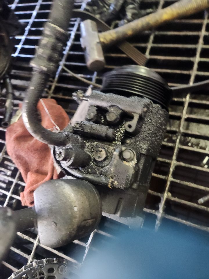 2010 MERCEDES-BENZ E-CLASS AC COMPRESSOR - 458421 — photo 2