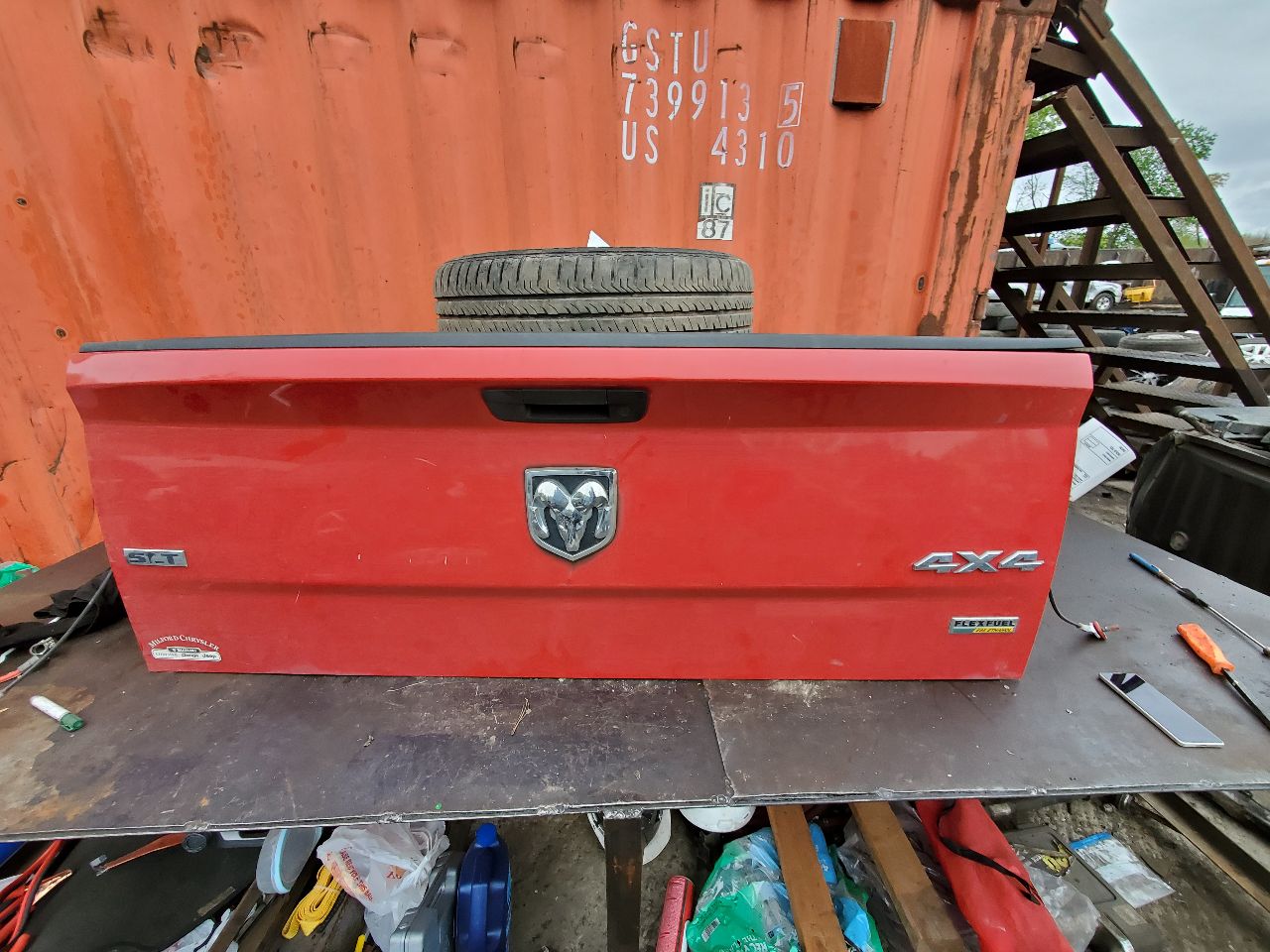 2011 DODGE 1500 PICKUP Decklid  Tailgate - 458769 — photo 1