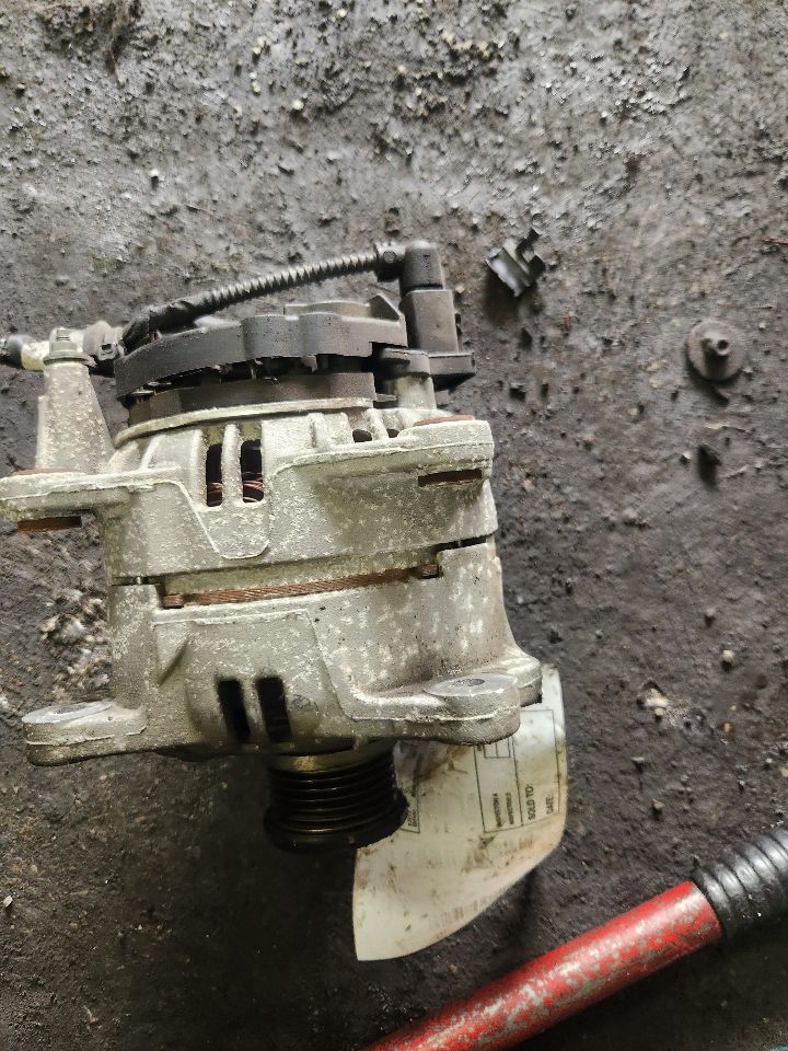 2015 VOLKSWAGEN PASSAT ALTERNATOR - 458817