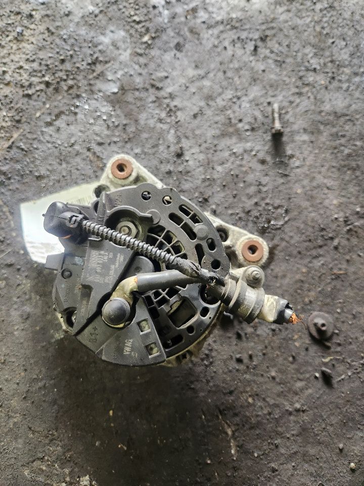 2015 VOLKSWAGEN PASSAT ALTERNATOR - 458817 — photo 3