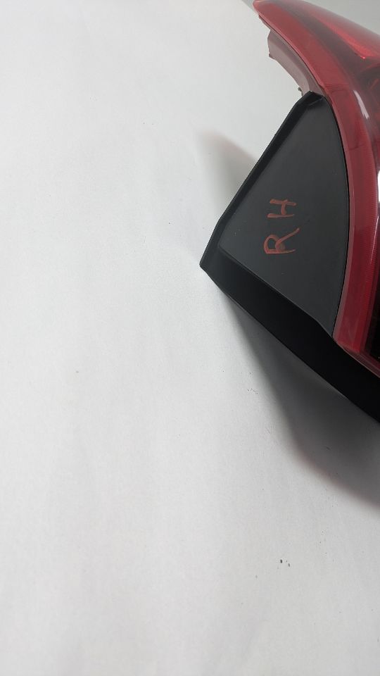 2019 KIA SORENTO Left TAIL LAMP - 459011 — photo 2