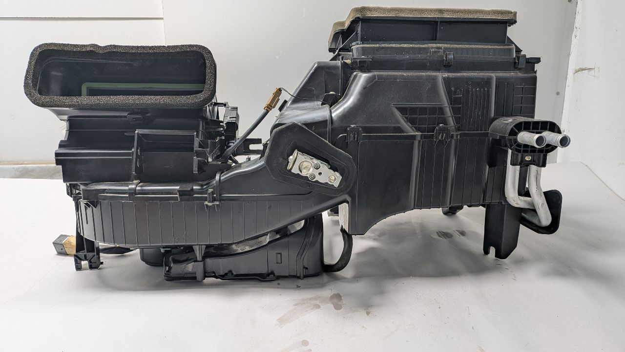 2023 SUBARU FORESTER 2.5L 4cyl Gasoline COMPLETE INTERIOR - 459462 — photo 1