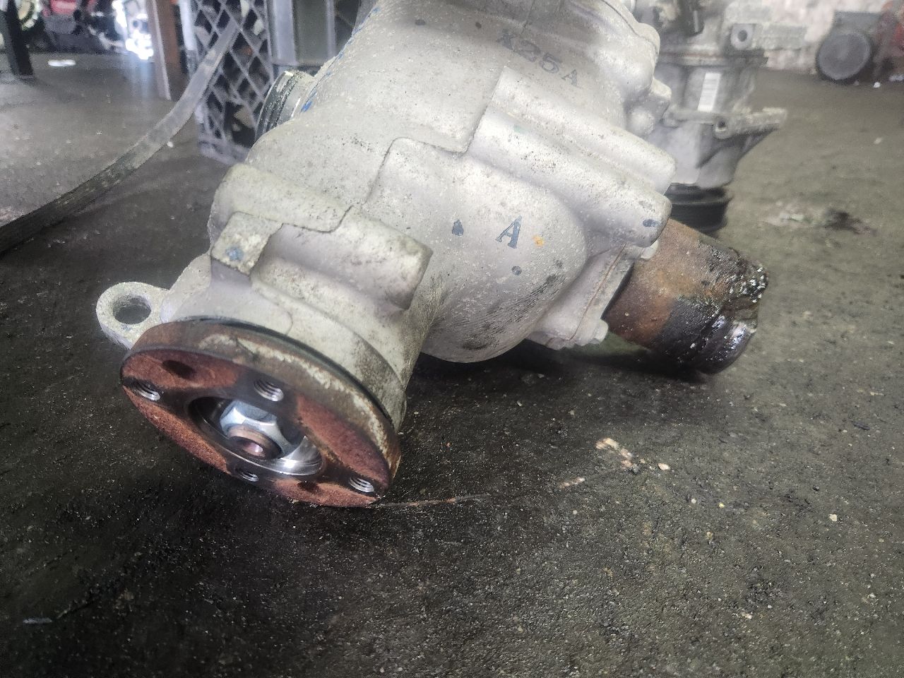 2019 INFINITI Q50 CARRIER ASSEMBLY - 459761 — photo 3