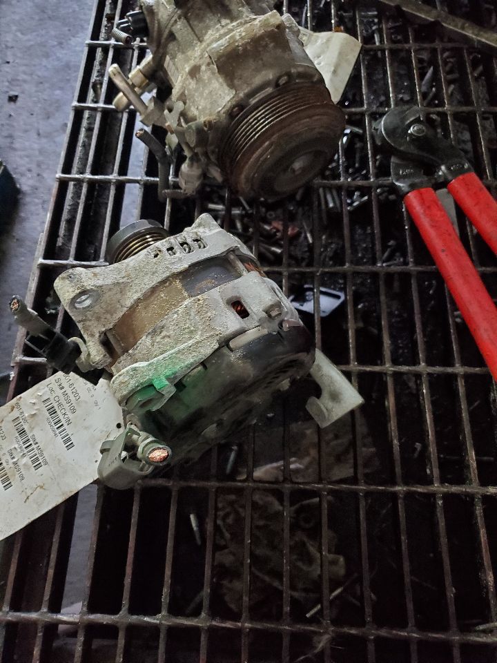 2019 TOYOTA SIENNA ALTERNATOR - 459841 — photo 2