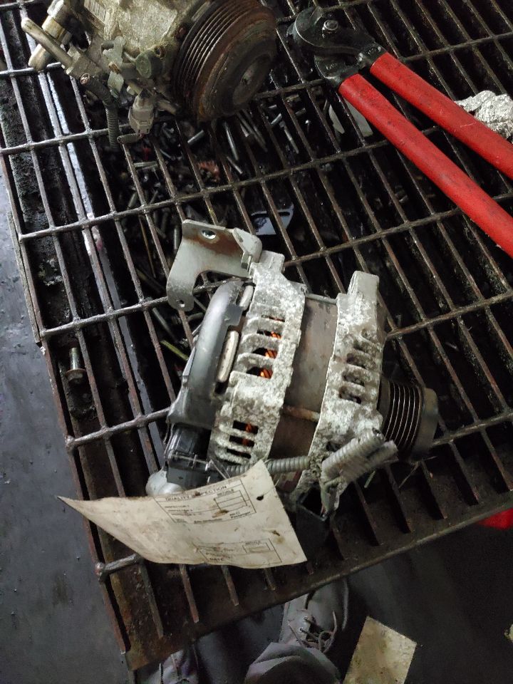 2019 TOYOTA SIENNA ALTERNATOR - 459841 — photo 4