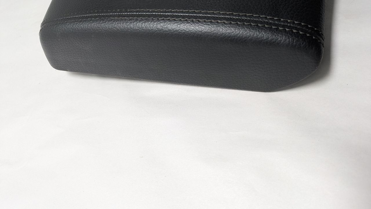 2011 JAGUAR XF Armrest - 460073 — photo 3