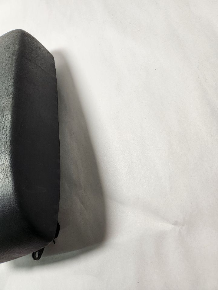 2015 MAZDA CX-5 4cyl Gasoline 2.5 DOHC Armrest - 460108 — photo 2
