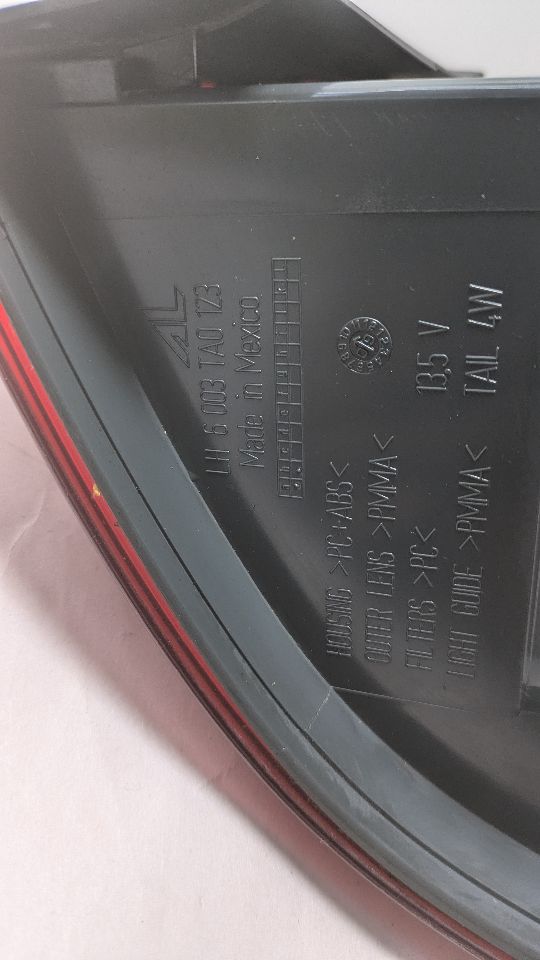 2012 BMW X5 Left TAIL LAMP - 461802 — photo 3