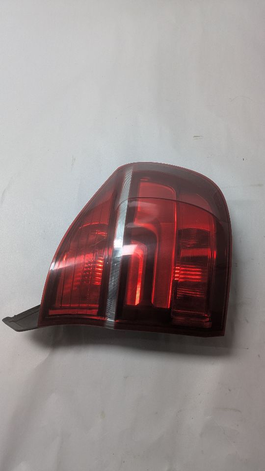 2012 BMW X5 Right TAIL LAMP - 461803 — photo 1