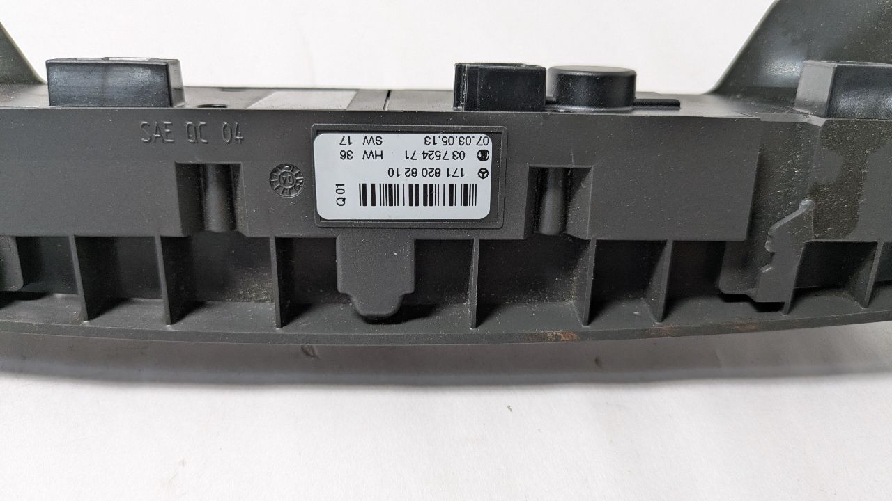 2005 MERCEDES-BENZ SLK DASH PANEL - 461840 — photo 4