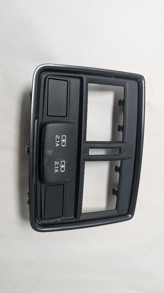 2023 SUBARU FORESTER 2.5L 4cyl Gasoline COMPLETE INTERIOR - 462357 — photo 1