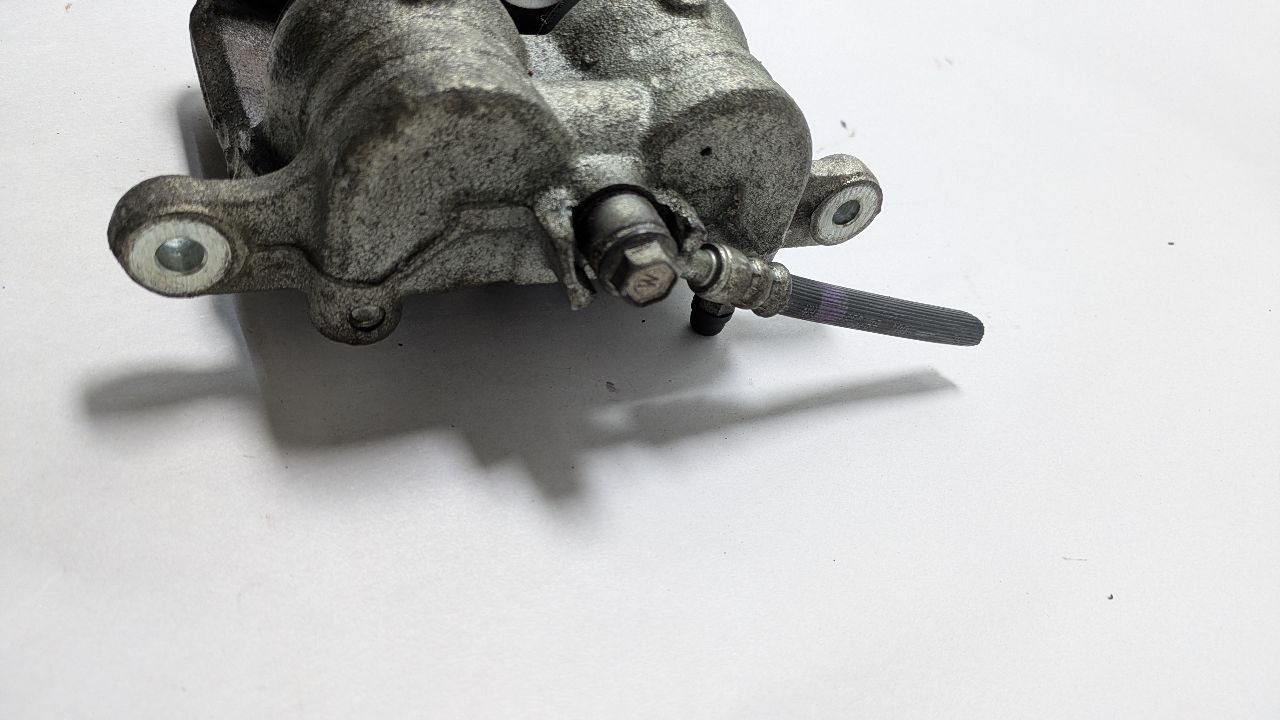2019 SUBARU XV CROSSTREK Right CALIPER - 462548 — photo 2