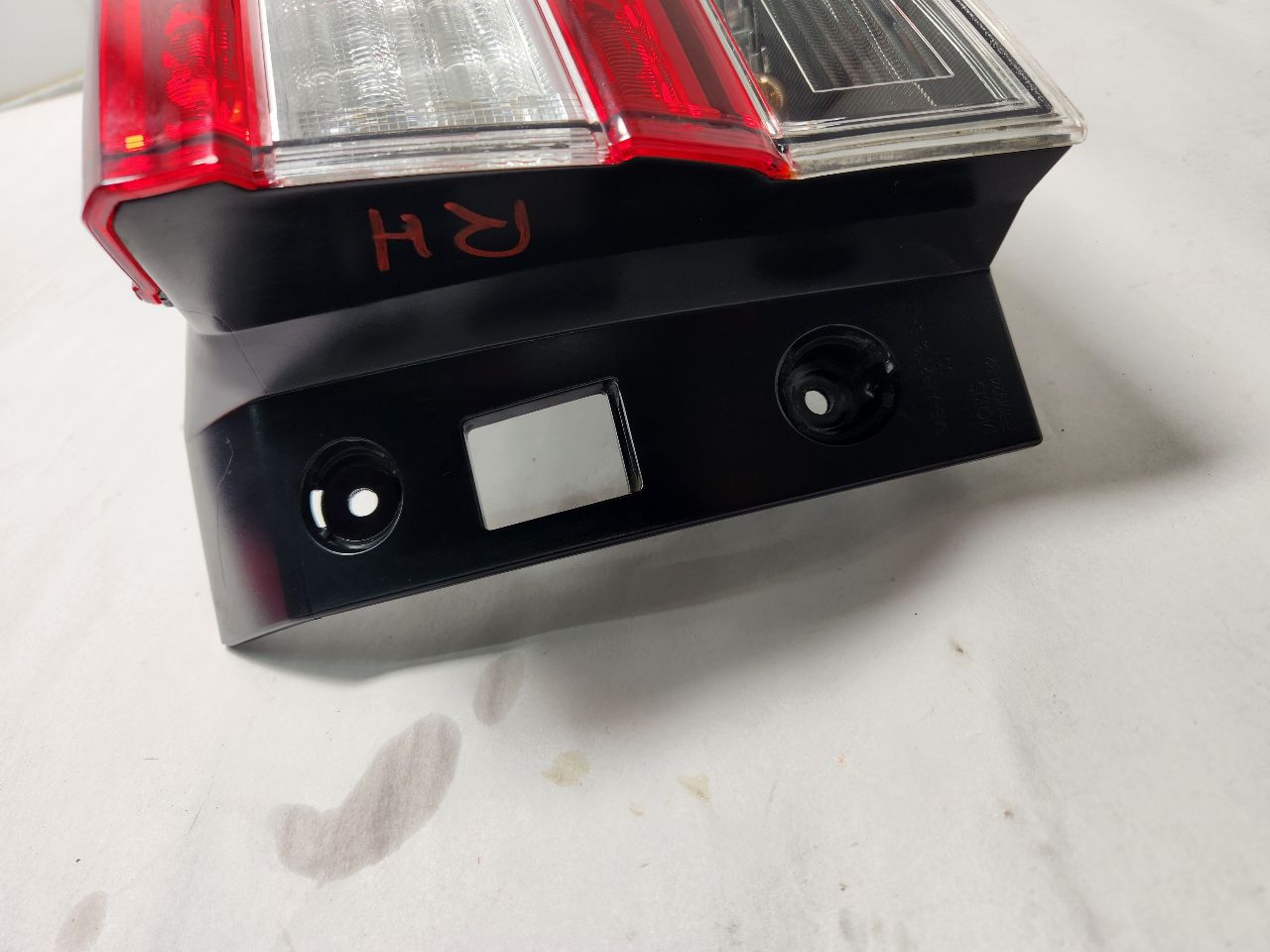 2019 SUBARU XV CROSSTREK Right TAIL LAMP - 462556