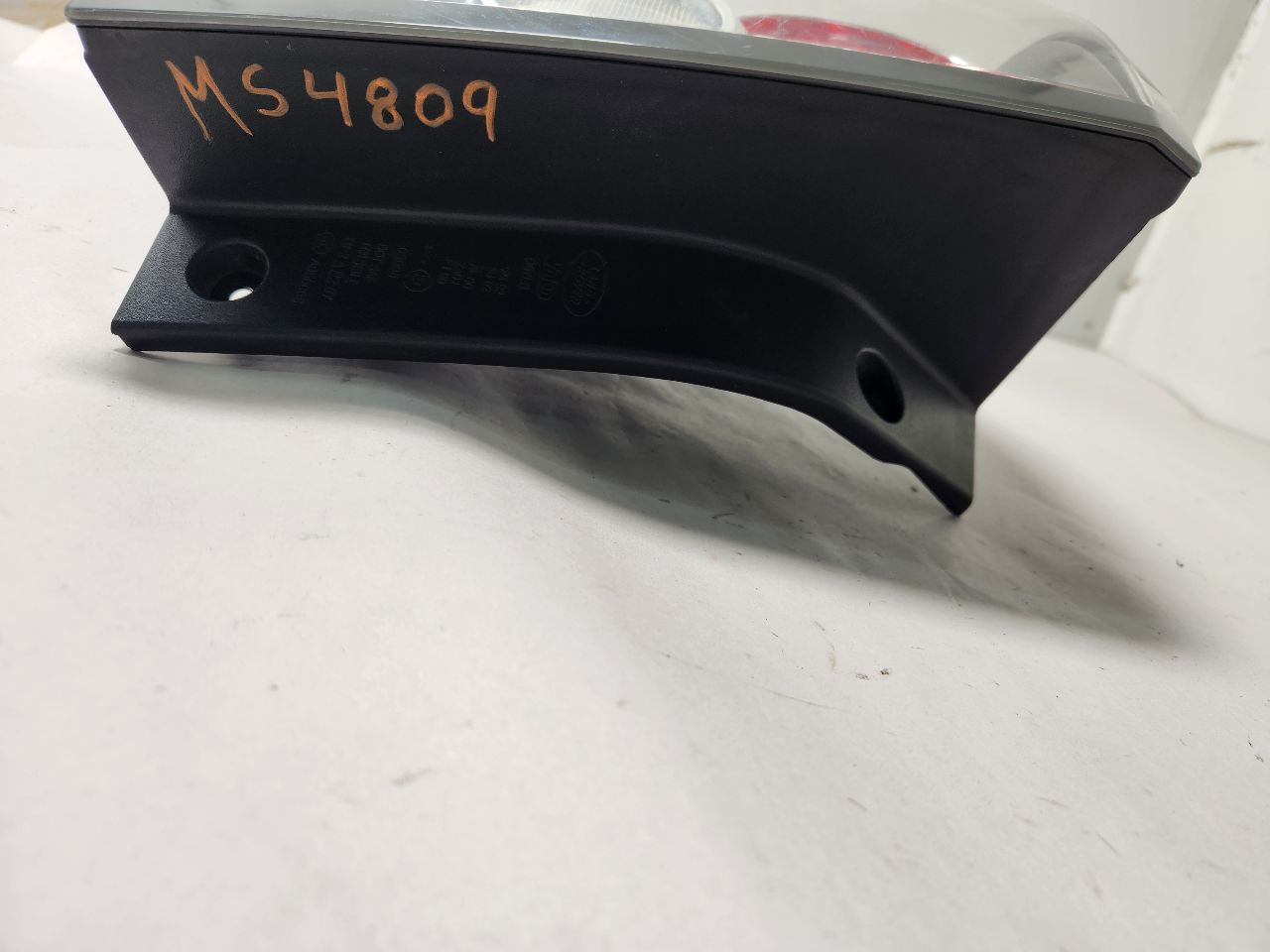 2011 LAND ROVER RANGE ROVER SPORT 8cyl Gasoline 5.0 Left TAIL LAMP - 462768 — photo 2