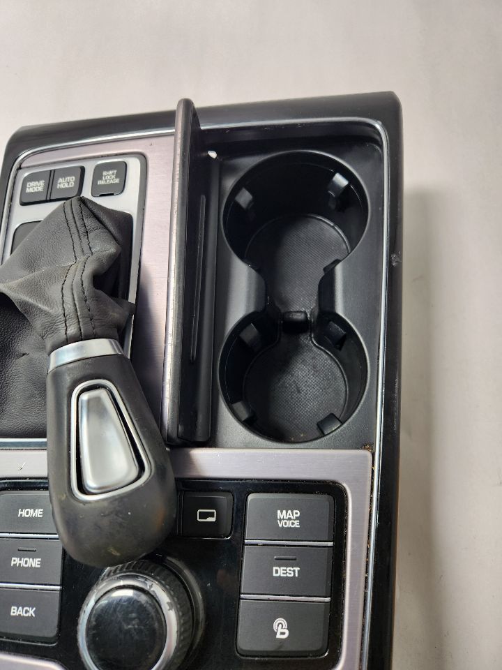 2014 HYUNDAI EQUUS Console, Front - 462849 — photo 2