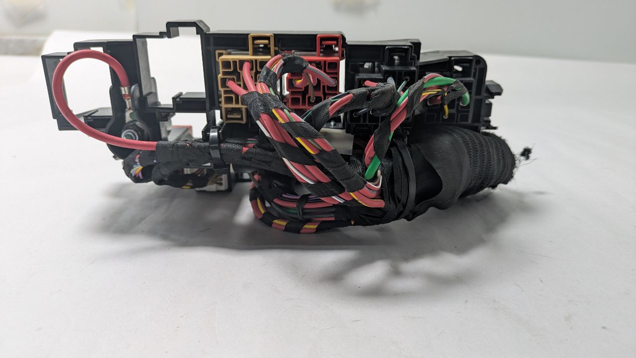 2013 AUDI Q5 Left Fuse Box, Engine - 462921 — photo 2