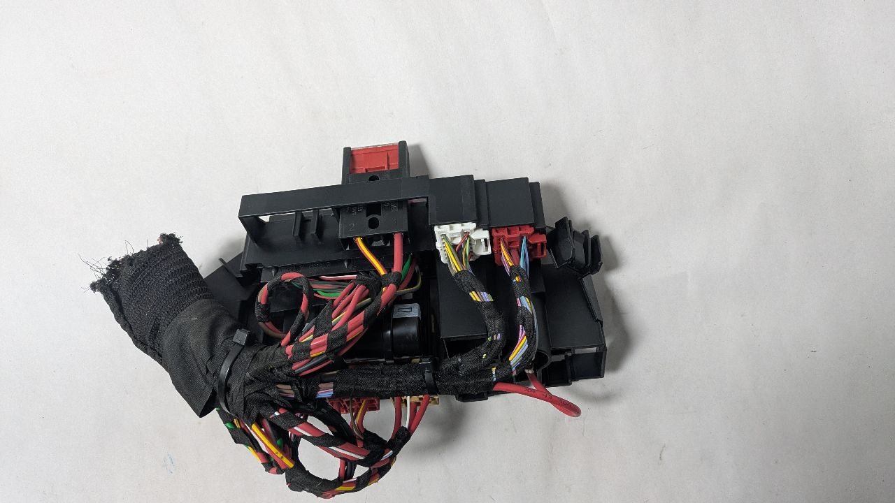 2013 AUDI Q5 Left Fuse Box, Engine - 462921 — photo 3