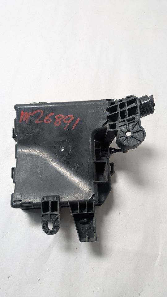 2011 NISSAN JUKE Fuse Box, Engine - 463023