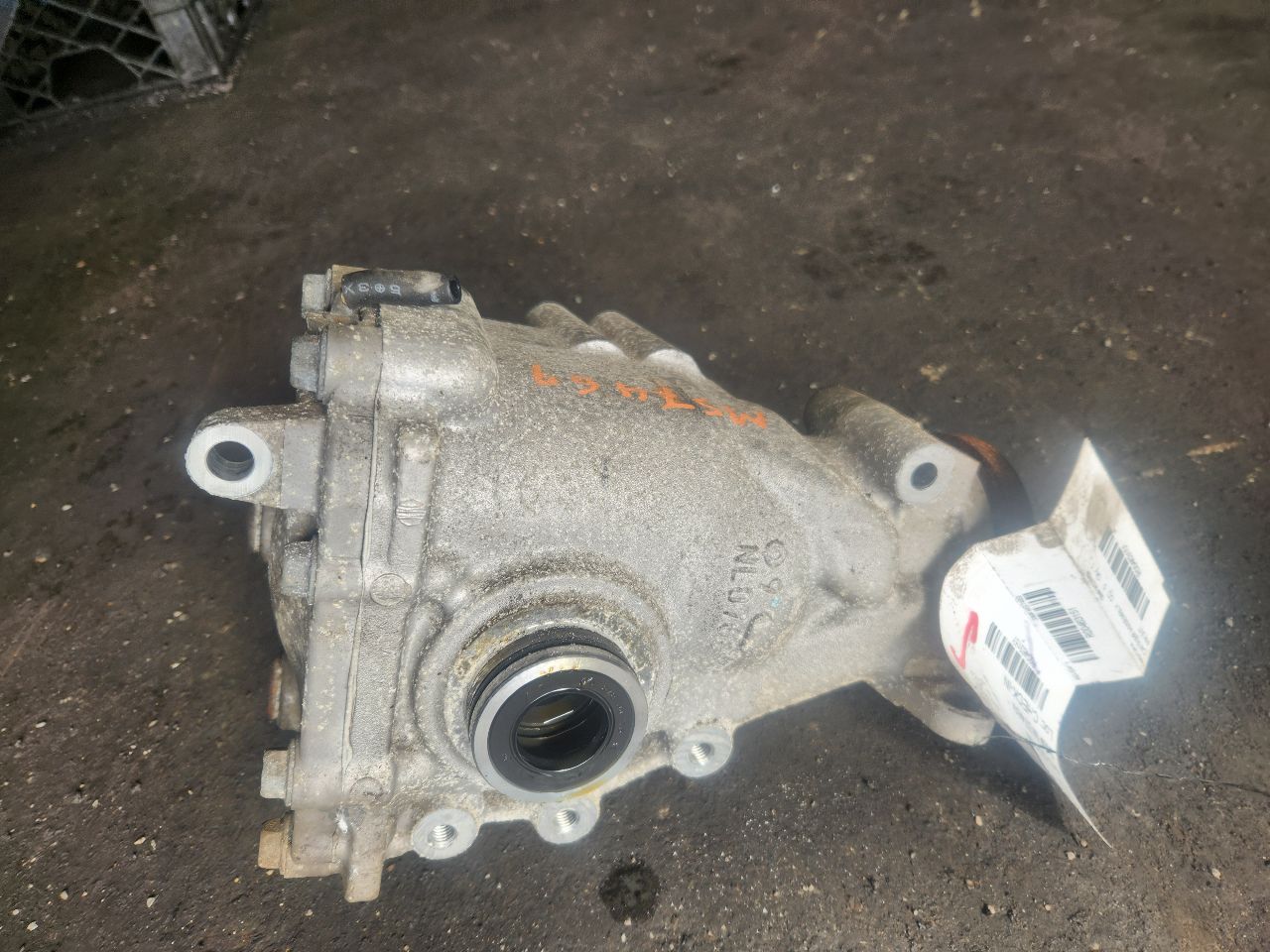2013 INFINITI G37 CARRIER ASSEMBLY - 463151 — photo 1
