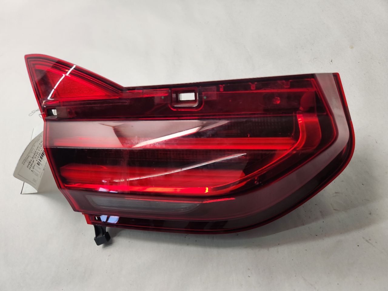 2016 BMW 750i Left TAIL LAMP - 463322 — photo 5