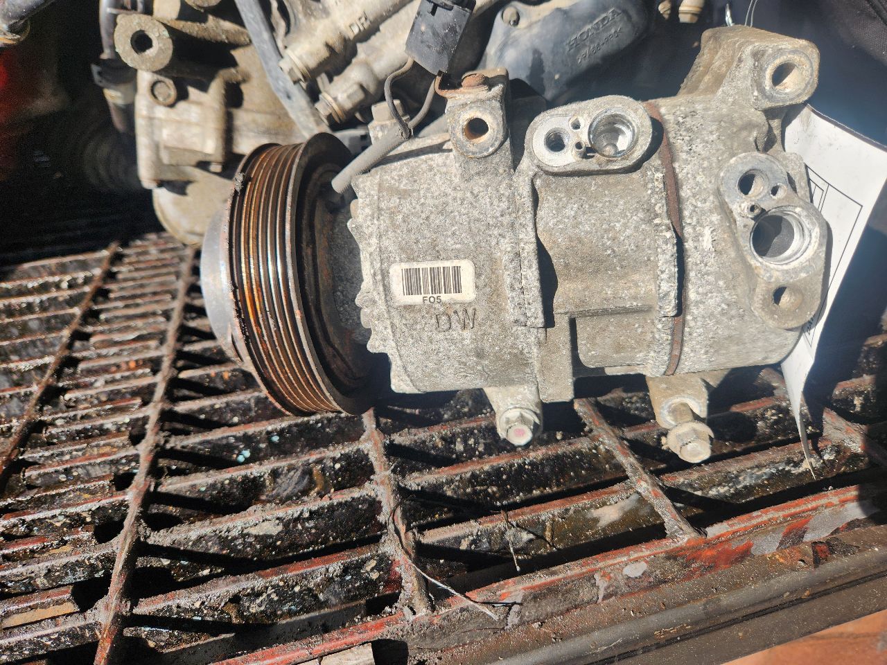 2017 HYUNDAI VELOSTER AC COMPRESSOR - 463343 — photo 1