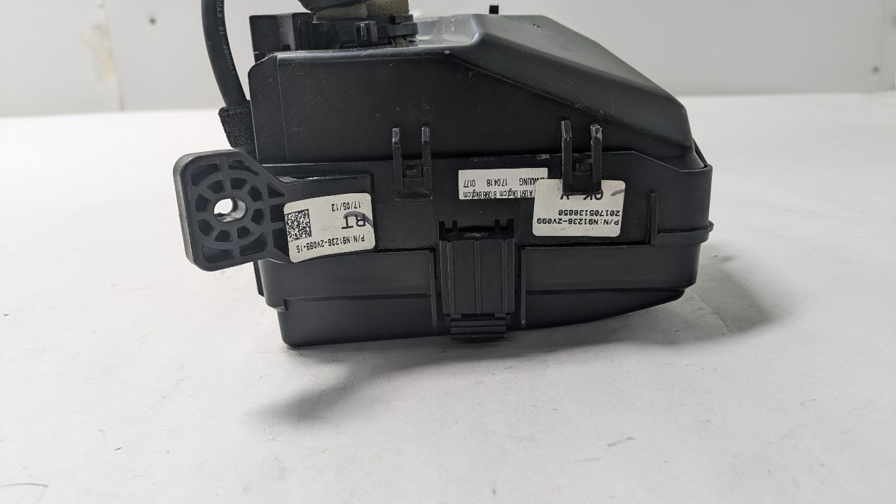 2017 HYUNDAI VELOSTER Fuse Box, Engine - 463352 — photo 3
