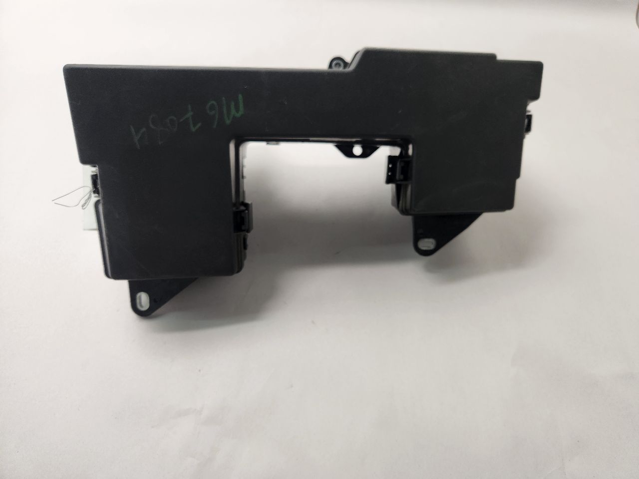 2015 JAGUAR XF Fuse Box, Engine - 463451 — photo 1