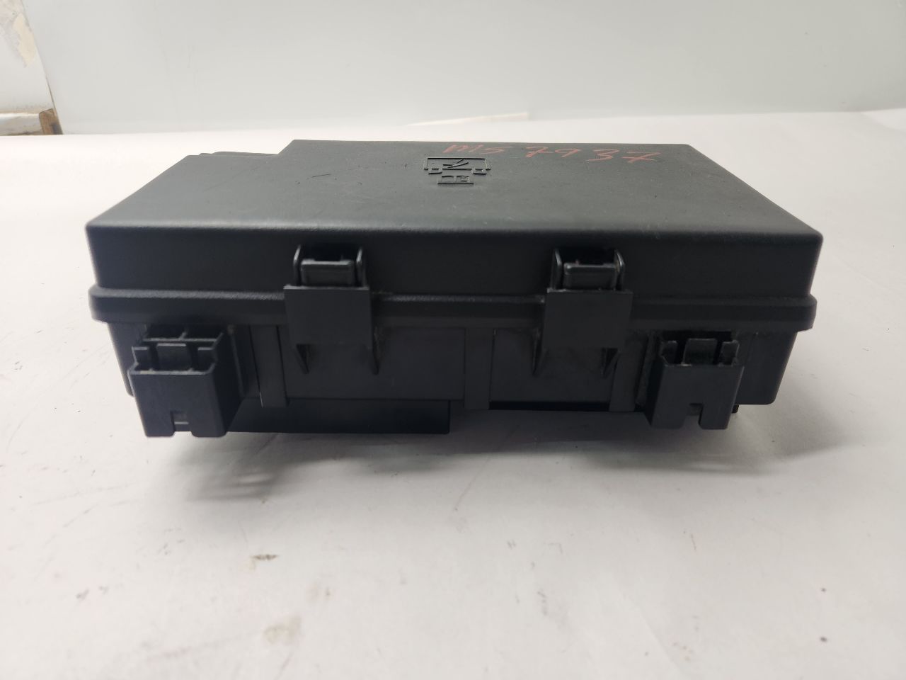 2014 DODGE 1500 PICKUP Fuse Box, Engine - 463467 — photo 2