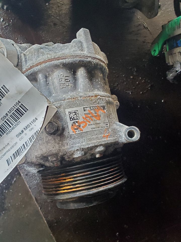 2016 BMW 750i AC COMPRESSOR - 463501 — photo 2