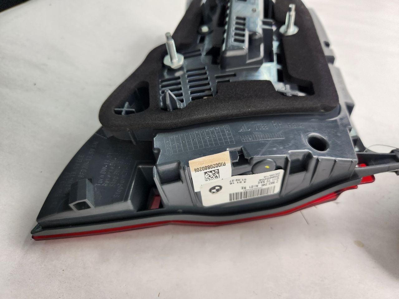 2016 BMW 750i Right TAIL LAMP - 463520 — photo 5