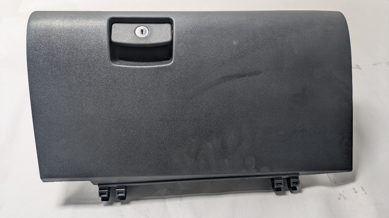 2019 SUBARU XV CROSSTREK GLOVE BOX - 463564 — photo 1