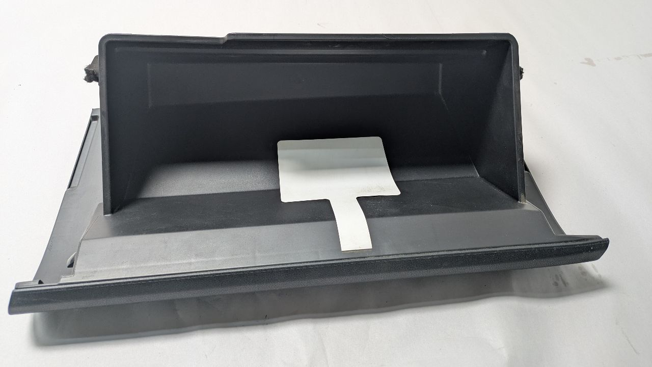 2019 SUBARU XV CROSSTREK GLOVE BOX - 463564 — photo 2