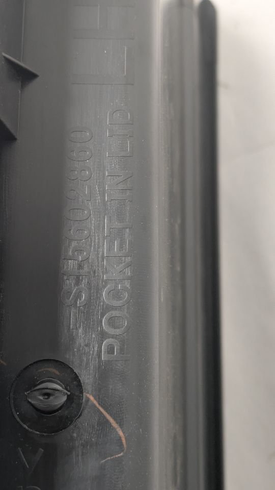 2019 SUBARU XV CROSSTREK GLOVE BOX - 463564 — photo 4
