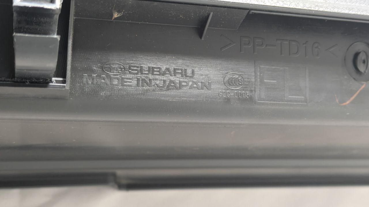 2019 SUBARU XV CROSSTREK GLOVE BOX - 463564 — photo 5