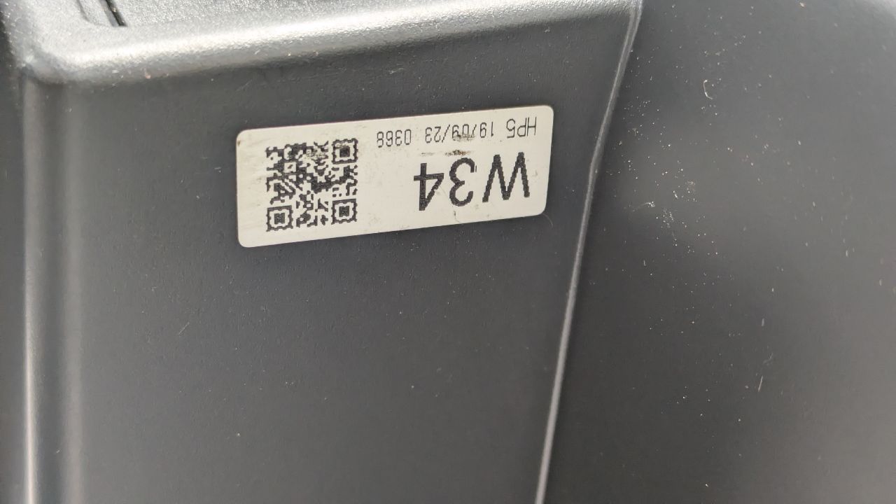 2019 SUBARU XV CROSSTREK GLOVE BOX - 463565 — photo 2