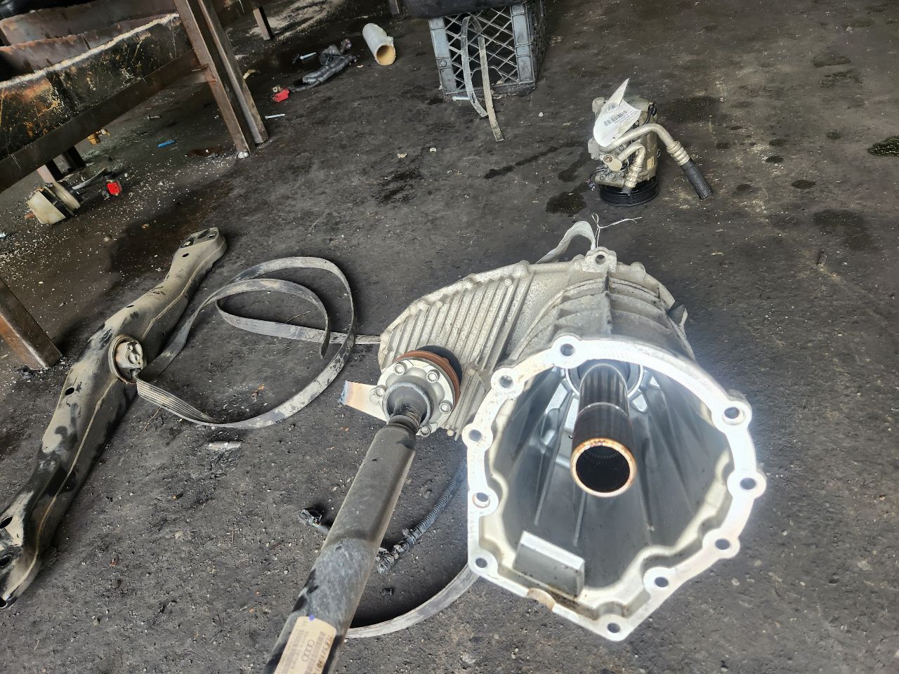 2015 AUDI Q7 TRANSFER CASE ASSY - 464270 — photo 4